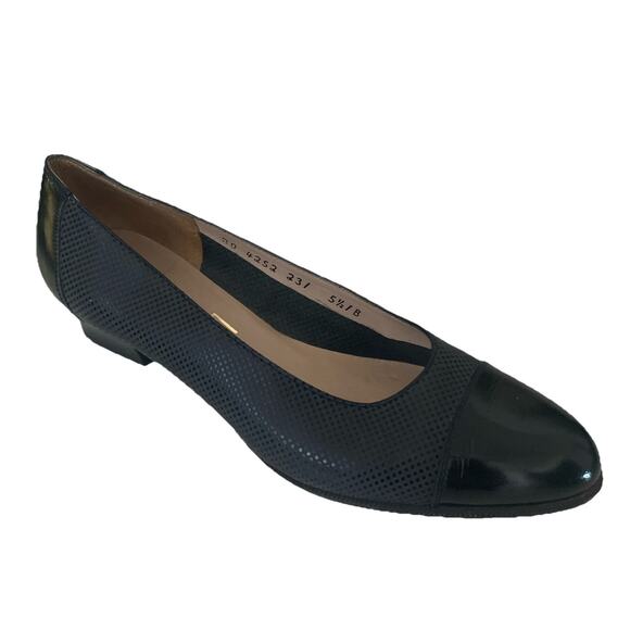 Salvatore Ferragamo Shoes - Salvatore Ferragamo Pump Black Textured Leather Almond Cap Toe Block Heel 5.5 B